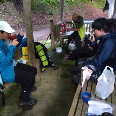 東屋で夕食