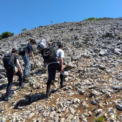 山くらぶ　鈴鹿山脈北部　新緑の霊仙山　横断山行